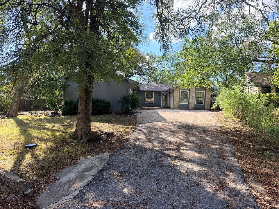 1st image of 2 Acacia Dr