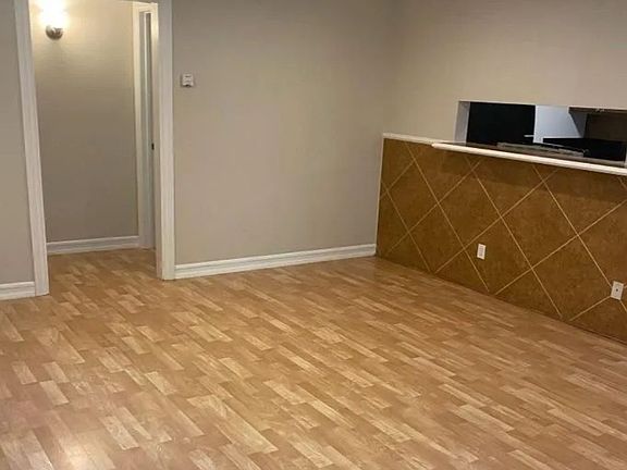 3rd image of 2213 Grand Ave