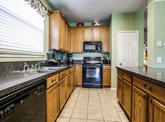 4th image of 3404 Willow Springs Dr