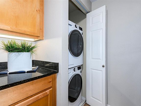 5th image of 5635 Waterman Blvd #3NW
