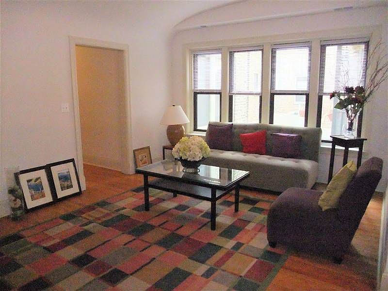1st image of 7431 N Greenview Ave #2
