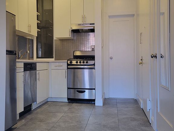 4th image of 1713 2nd Ave APT 4FS