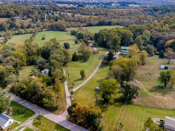 5565 S Rockport Rd, Bloomington, IN 47403