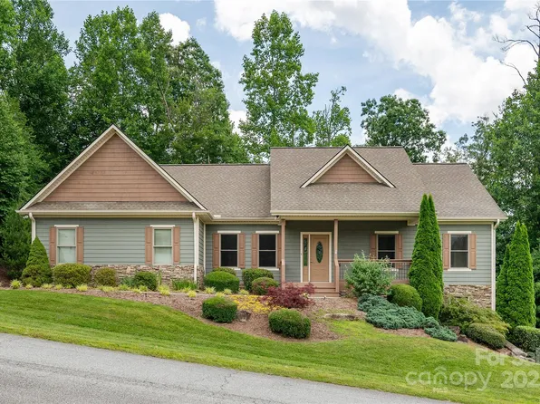 178 Crystal Heights Dr, Hendersonville, NC 28739
