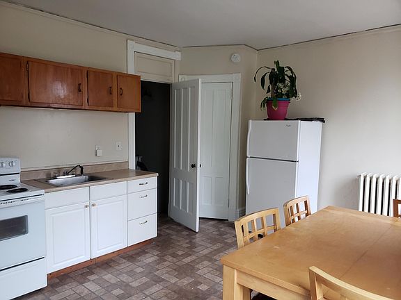 4th image of 251 Western Ave #3