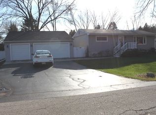 801 Annabelle St, McHenry, IL 60051