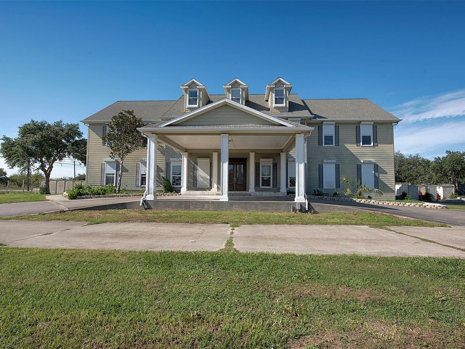 c*y様 house on the hill parent s/s Tee (g 2293 E Bayshore Dr, San Leon, TX 77539 | Zillow