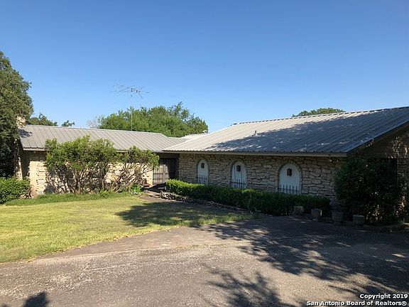 5th image of 4020 Beckwood Dr