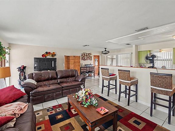 4th image of 12149 Park Blvd #7
