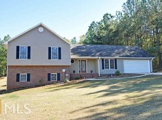 254 Capri Dr, Hartwell, GA 30643