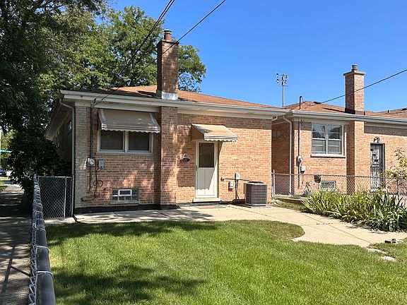 3rd image of 5258 N McVicker Ave