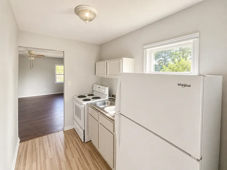 2926 Carter Blvd W — Photo 2