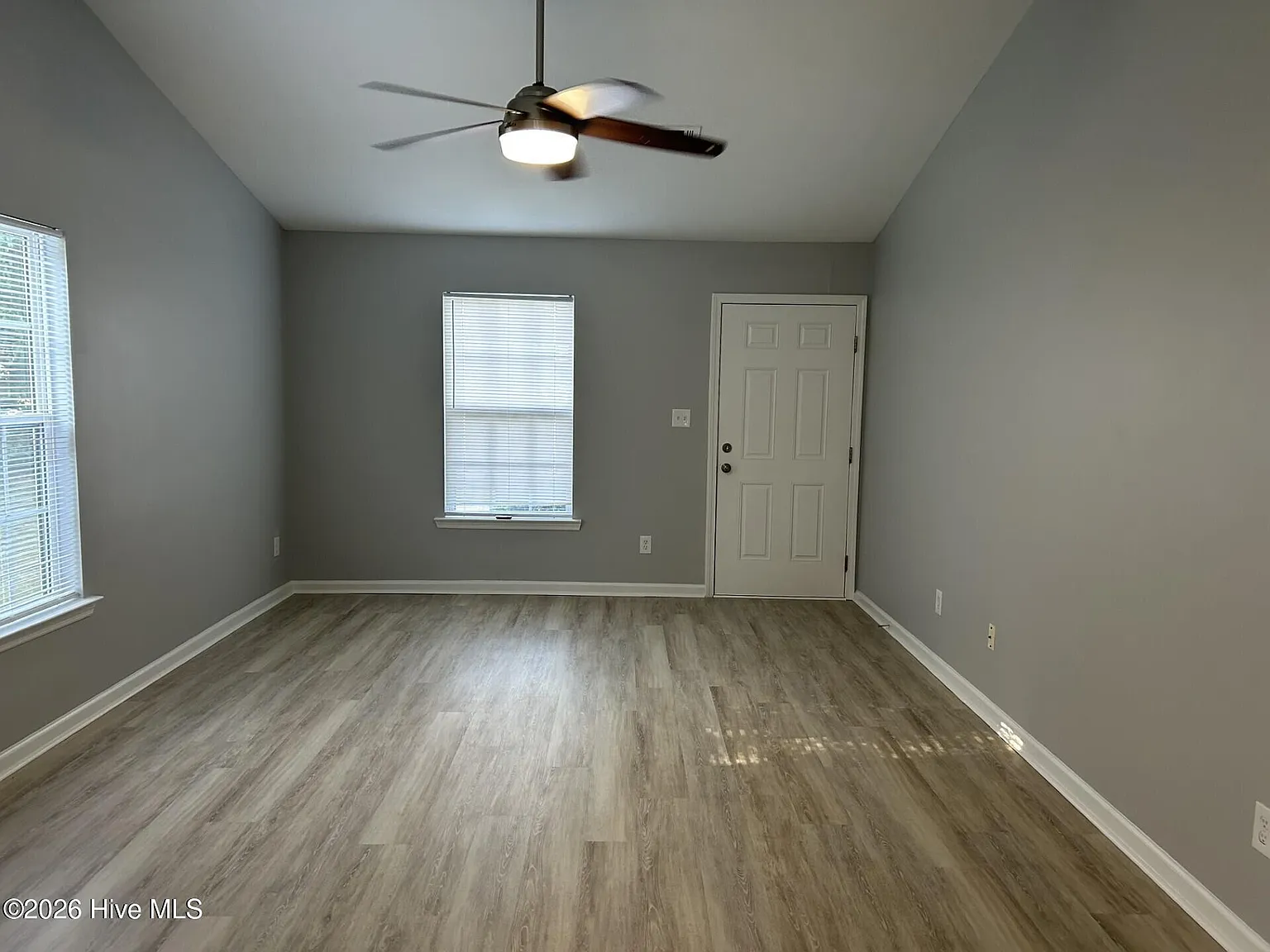 2 bed, 2.0 bath, 1092 sqft, $1,395 — Photo 3