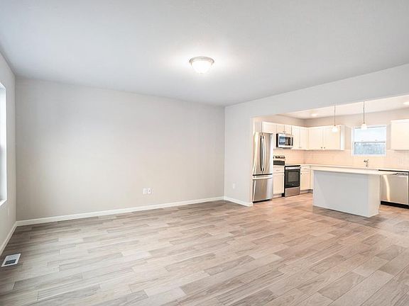 5th image of 13832 Oasis Ave