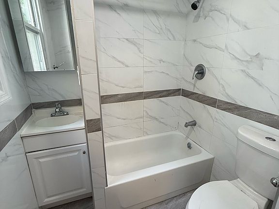 4th image of 106 Sunset Ave #112