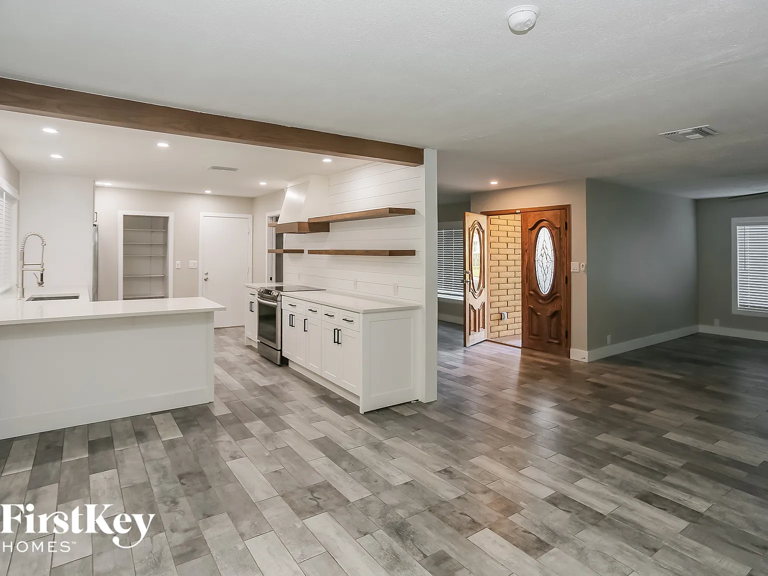 4 bed, 2.0 bath, 2049 sqft, $2,150 — Photo 3