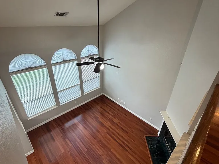 1609 Simsbury Dr — Photo 15