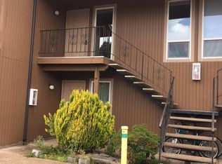 1723 N Pacific Hwy APT 42, Cottage Grove, OR 97424