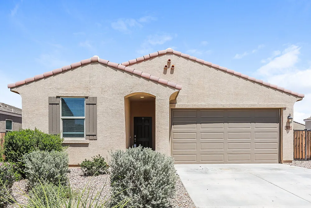 3 bed, 2.0 bath, 1613 sqft, $1,895 — Photo 1