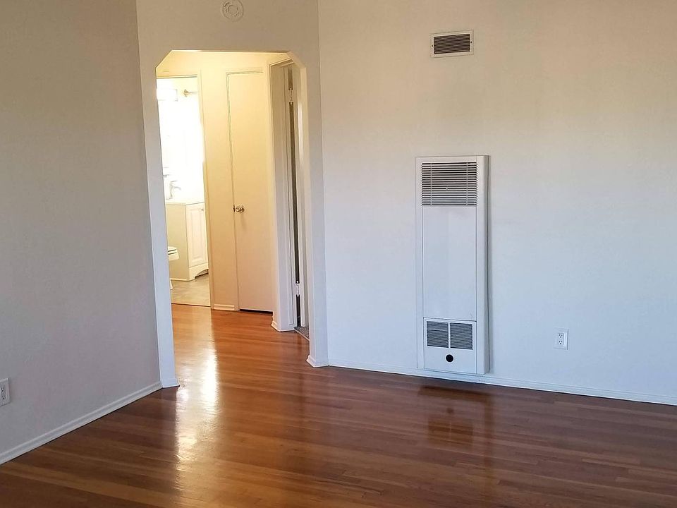 1st image of 3165 Lincoln Ave