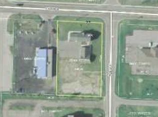 205 Stadium Dr, Defiance, OH 43512