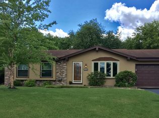 2605 Stonebridge Dr, Racine, WI 53404