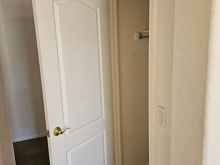 890 E Kyle Ct — Photo 10
