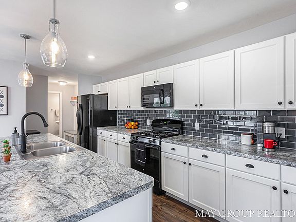 2nd image of 933 Dreamfield Dr SE