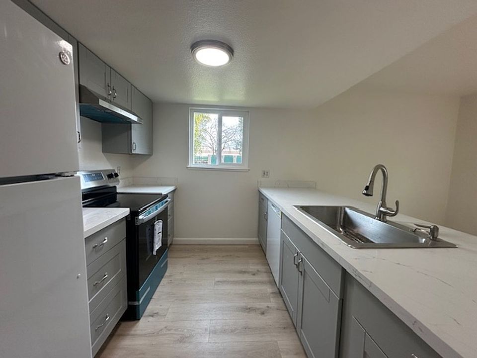 1st image of 450 Thomas St Unit A