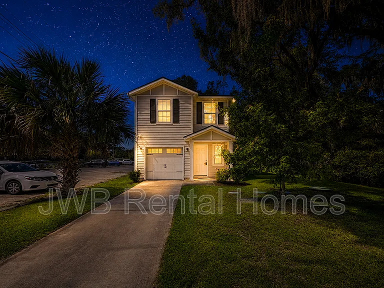 1746 Art Museum Dr — Photo 11