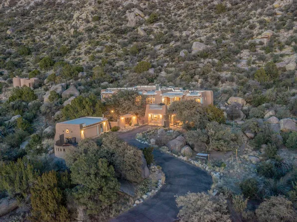 10 La Luz Trl NE, Albuquerque, NM 87122