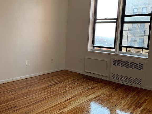 3rd image of 777 Mace Ave APT 5D