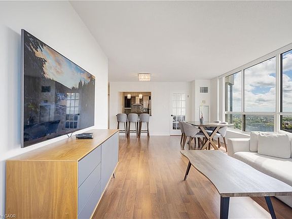 5th image of 55 Elm Dr W #2204