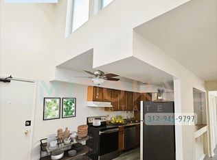 1215 S Forums Ct #1, Wheeling, IL 60090