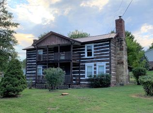 215 Miller Ave, Oak Hill, WV 25901