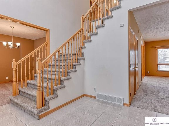 3rd image of 6111 N 165th St