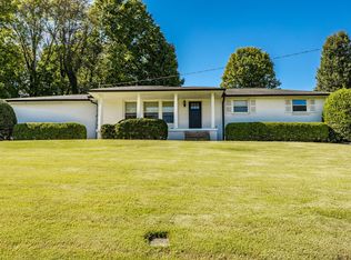 126 Cherokee Rd, Hendersonville, TN 37075