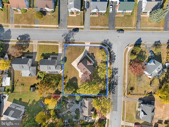 3rd image of 704 Swarthmore Dr