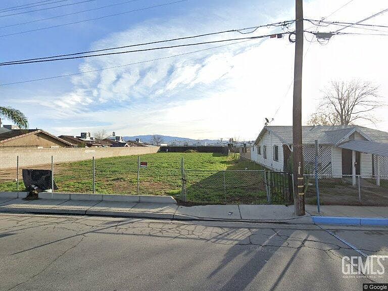 1st image of 23 Clyde St