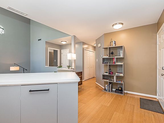 4th image of 4321 Beechnut Ln