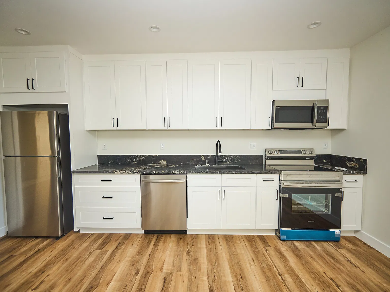 1 bed, 490 sqft, $2,050 — Photo 1