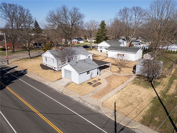 5th image of 200 Ridgeview St