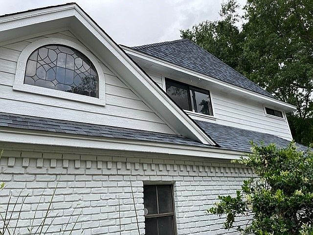 2nd image of 5215 Court Of York