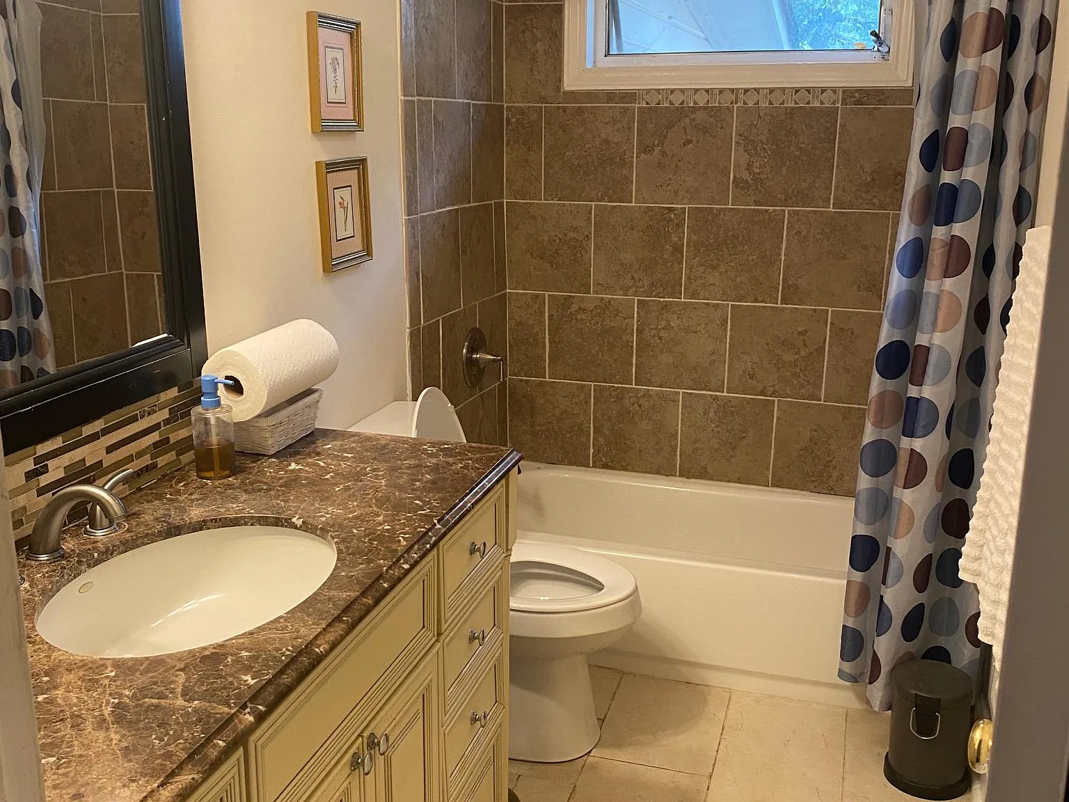 3 bed, 1.5 bath, 1200 sqft, $2,000 — Photo 3