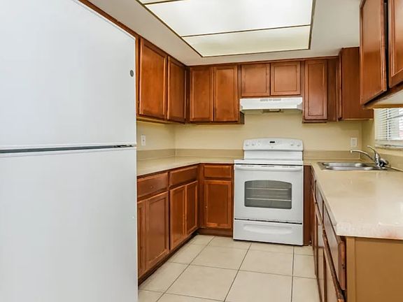 5th image of 231 La Paz Dr #15