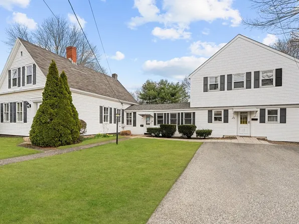 375-379 Webster St, Rockland, MA 02370