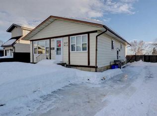 12129 W 94a St, Grande Prairie, AB T8V5C2