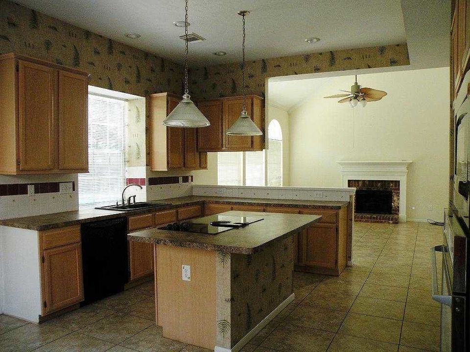 1st image of 3907 Spruce Bay Dr