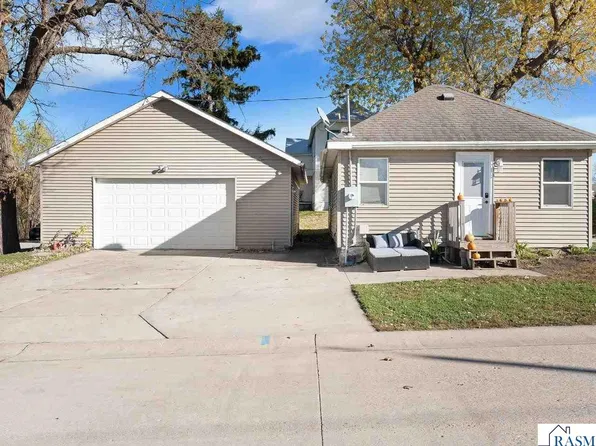 313 Mill St S, Waterville, MN 56096