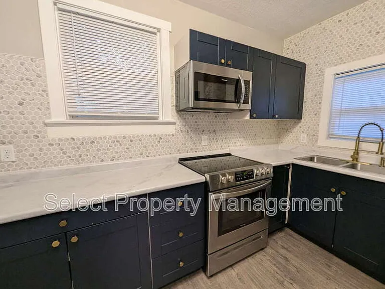 601 W Brackenridge St — Photo 14